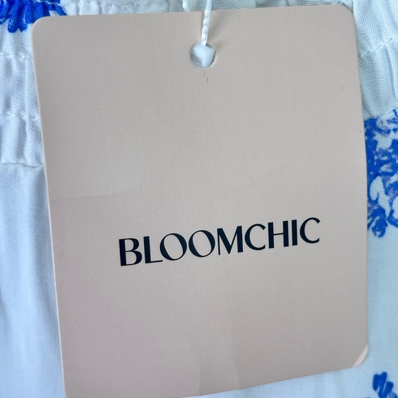 NWT BloomChic Wrap Collar White and Blue Floral Ruffle Sleeve Blouse - Picture 15 of 16